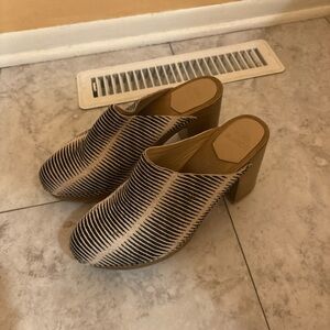 Huma Blanco Anthropologie cream & black mules